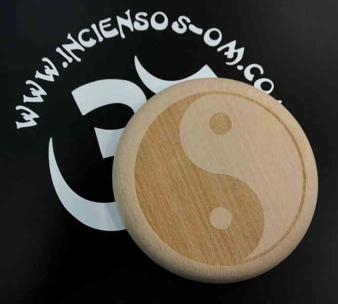Yin Yang madera haya 13 cm aprox